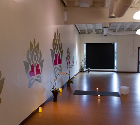 Agni Yoga - West Hollywood, CA