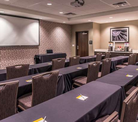 Hampton Inn & Suites Wixom - Wixom, MI