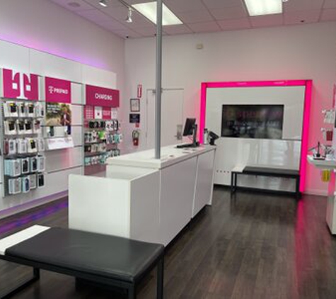 T-Mobile - Cerritos, CA