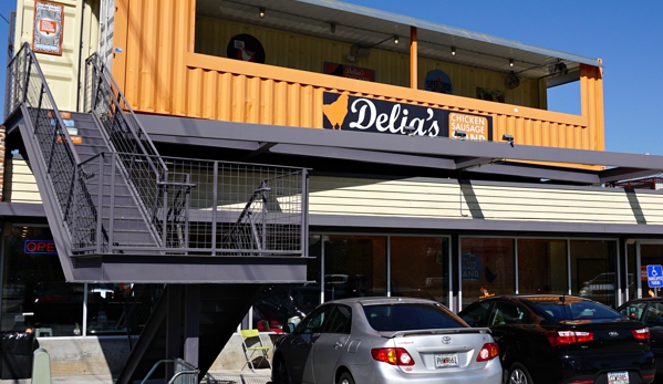 Delia's Chicken & Sausage Stand - Atlanta, GA