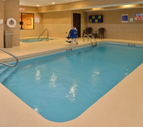 Quality Inn & Suites Jefferson City - Jefferson City, MO