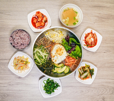 Dduk Bae Gi Hot Stone & Korean Kitchen 뚝배기 한식 반찬 전문점 - Dallas, TX