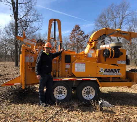 Arbor Master Tree Service - Pinckney, MI