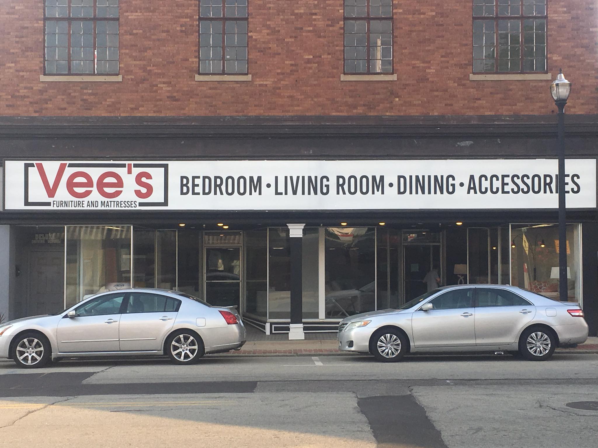 vee's discount furniture & mattresses