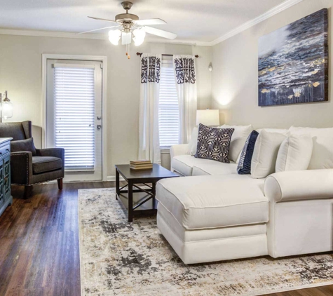 Carolina Point Apartments - Greenville, SC