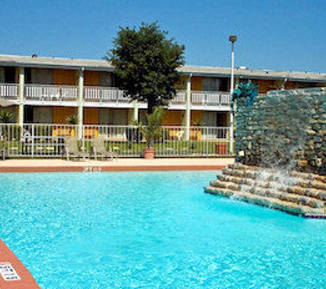 Mid Towne Inn and Suites - San Antonio, TX