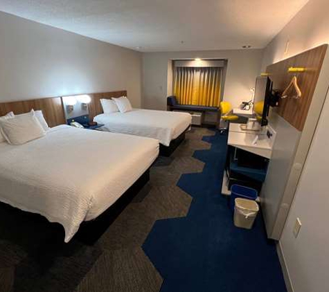 Microtel Inn & Suites by Wyndham Charlotte/Northlake - Charlotte, NC