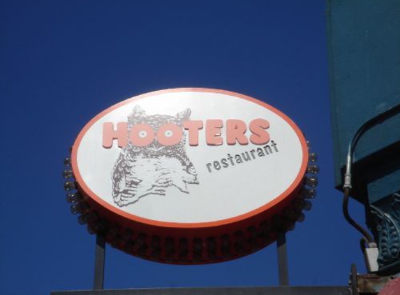 Hooters - Baltimore, MD