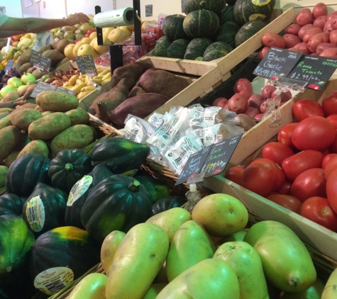 MOM's Organic Market - Alexandria, VA