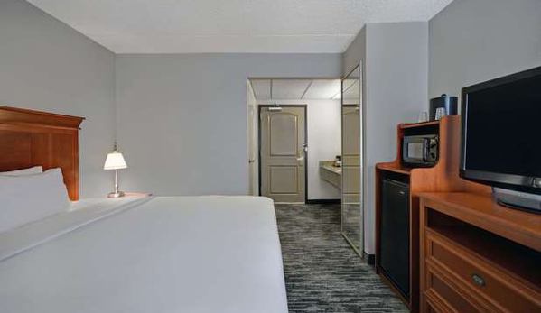 Country Inns & Suites - Rochester, NY