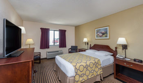 Baymont Inn & Suites - Metropolis, IL