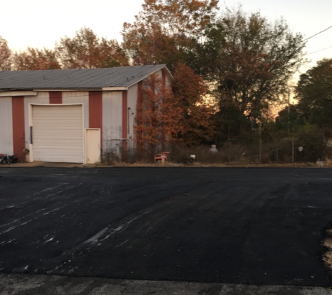 B & B Paving & Sealcoating - Aberdeen, MS