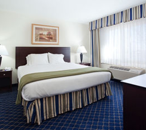 Holiday Inn Express & Suites Torrington - Torrington, WY