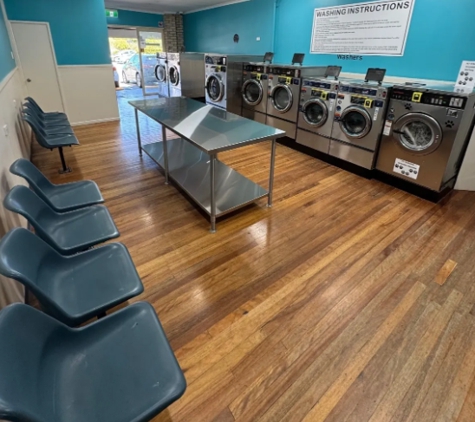 Logan West Laundromat - Regents Park, QLD