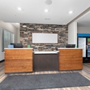 Holiday Inn Express Kansas City North – Parkville by IHG