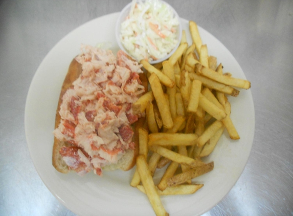 Brothers Seafood Restaurant - Seekonk, MA