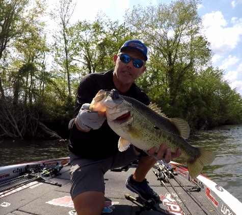 Patton's Guide Service Chickamauga Lake - Okeechobee Lake - Dayton, TN