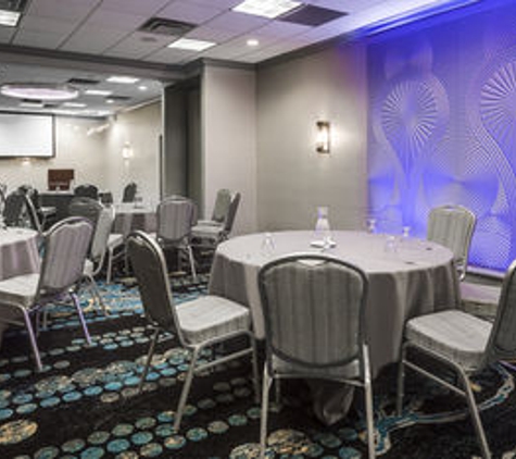 Radisson Hotel & Conference Center Coralville - Iowa City - Coralville, IA