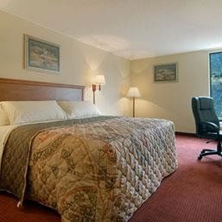 Days Inn - Mount Hope, WV