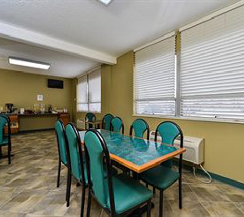 Americas Best Value Inn - Brookpark, OH