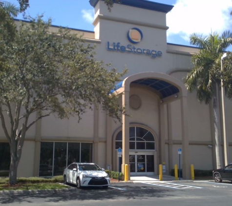 Life Storage - Fort Lauderdale, FL