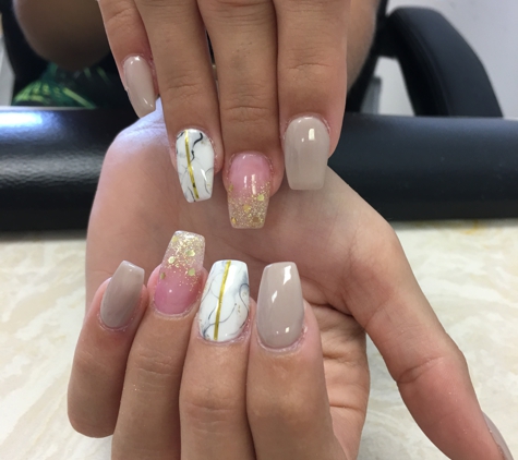 Nail Bar - Lancaster, PA