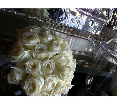 Blooms Florist - Taree, NSW
