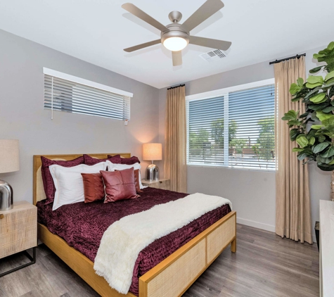 Weylyn Luxury Apartments - Laveen, AZ