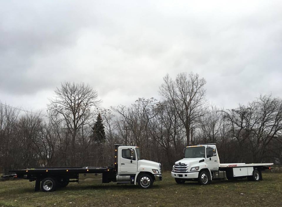 J & J Towing