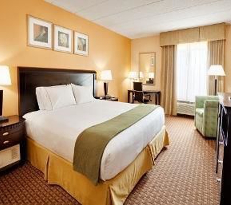 Baymont Inn & Suites - East Windsor, CT