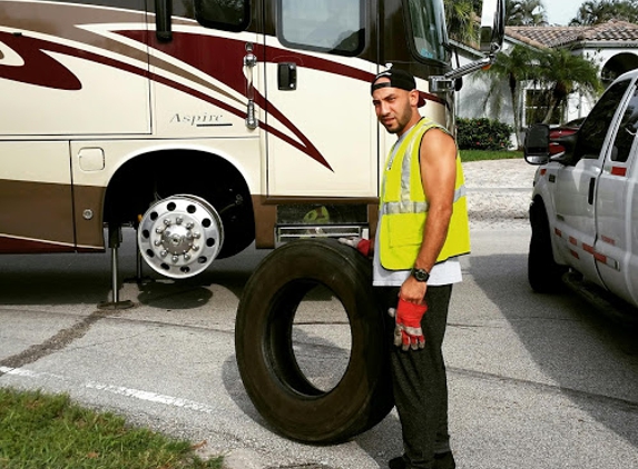 Mobile Flat Tire Repair Service 24 Hours, Truck/Car, - Gretna, LA