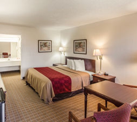 Econo Lodge - Thomasville, GA