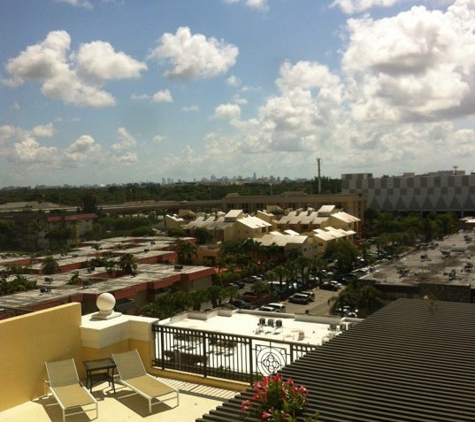 Colonnade Southwest Condominium - Miami, FL