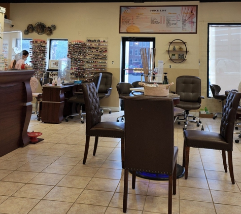 Victoria's Nails & Spa - Hendersonville, NC. Victoria's Nail Spa in Hendersonville, North Carolina.