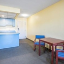 Days Inn by Wyndham Milan Sandusky South - Motels