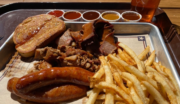 Regal Eagle Smokehouse: Craft Drafts & Barbecue - Lake Buena Vista, FL