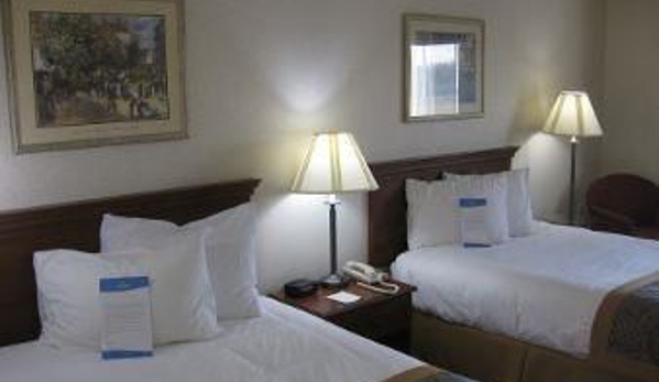 Baymont Inn & Suites - Dowagiac, MI