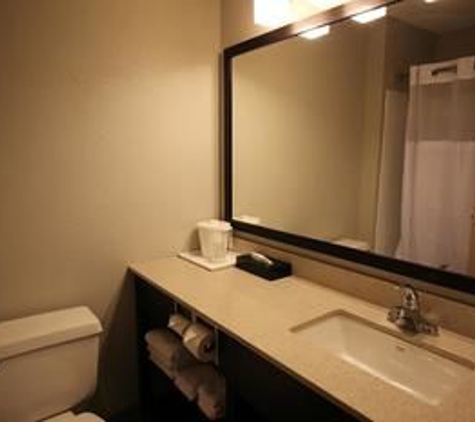 Best Western Pearl City Inn - Muscatine, IA