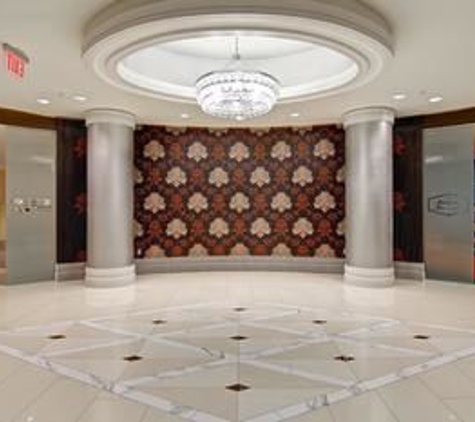 Hampton Inn & Suites Cincinnati-Downtown - Cincinnati, OH