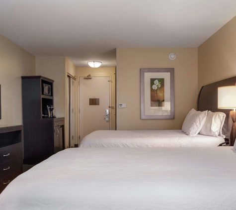 Hilton Garden Inn Fargo - Fargo, ND