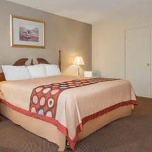 Super 8 by Wyndham Centerville-Richmond - Centerville, IN