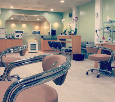 Diva Nails & Spa - Holland, PA