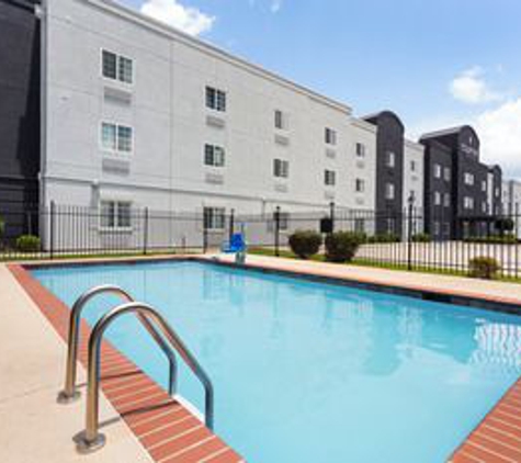 Country Inns & Suites - Shreveport, LA