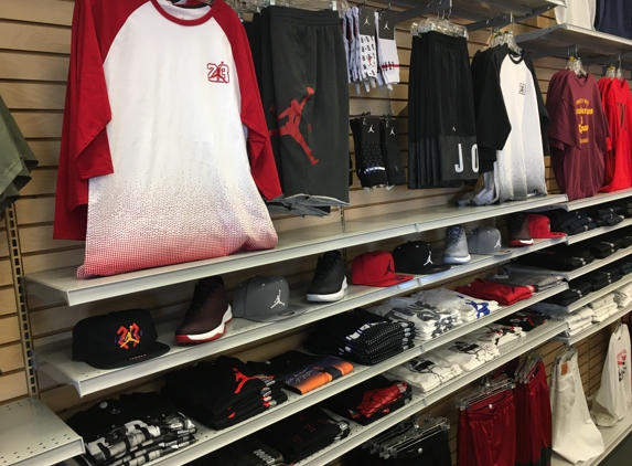 Hibbett Sports - Covington, TN