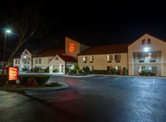 Red Roof Inn - Murfreesboro, TN