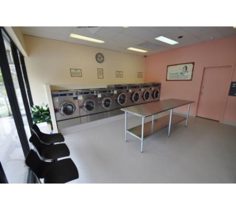 Smalls Laundry - Ashmore, QLD