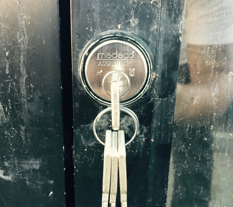 Pro key Locksmith - San Fernando, CA. High security lock
