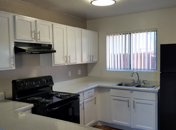 Green Tree Townhomes - Las Vegas, NV. 1 bedroom