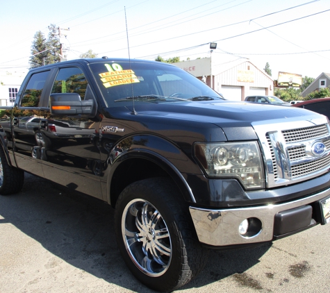 Reys Auto Sales - Modesto, CA. 2010 Ford F-150 4x2 Lariat 4dr SuperCrew Styleside 5.5 ft. SB  $19995 Mileage:	89,675 Miles