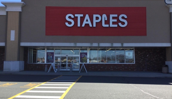 CLOSED- Staples - Englishtown, NJ